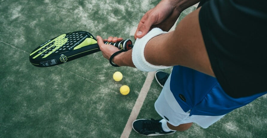 Nachhaltige Padelschläger: Dein praktischer Guide zu öko Padel-Ausrüstung, Recycling, Bällen, Kleidung und Zubehör